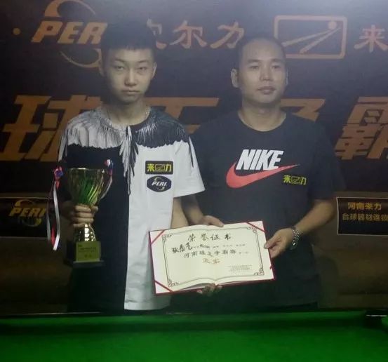 还通过篮板 还通过篮板